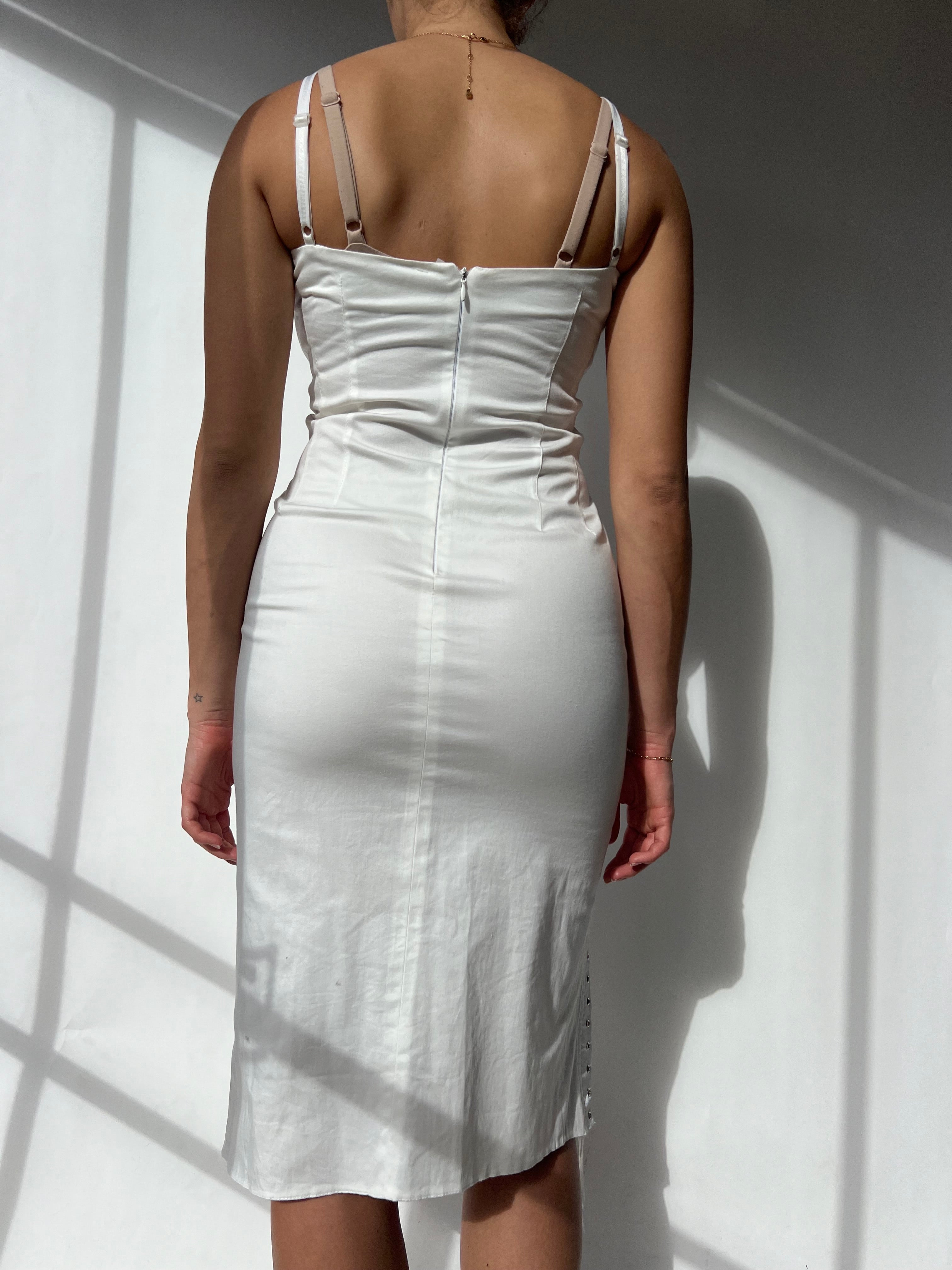 שמלת מחוך לבנה (M)