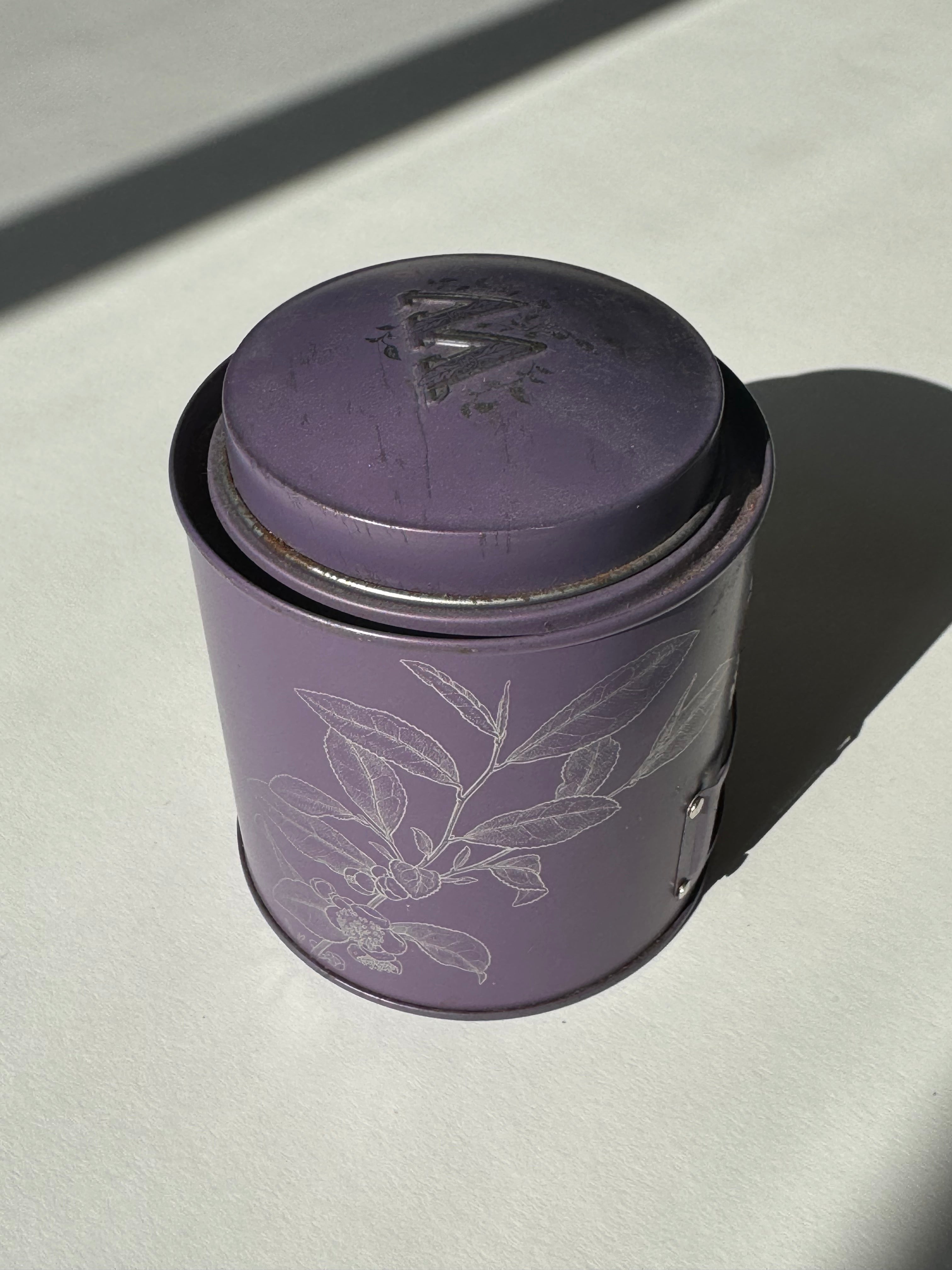 קופסת תה ממתכת