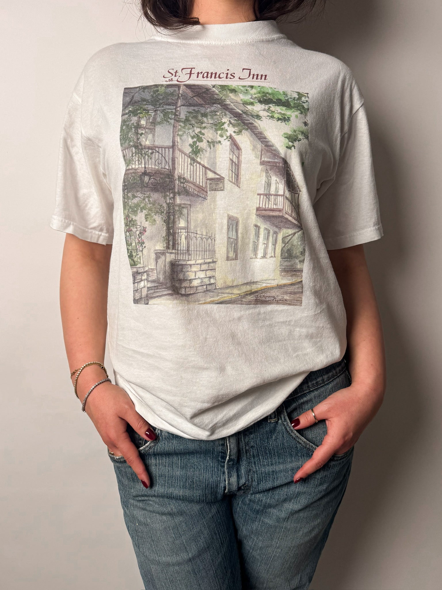 טי שרט לבנה עם הדפס (M)