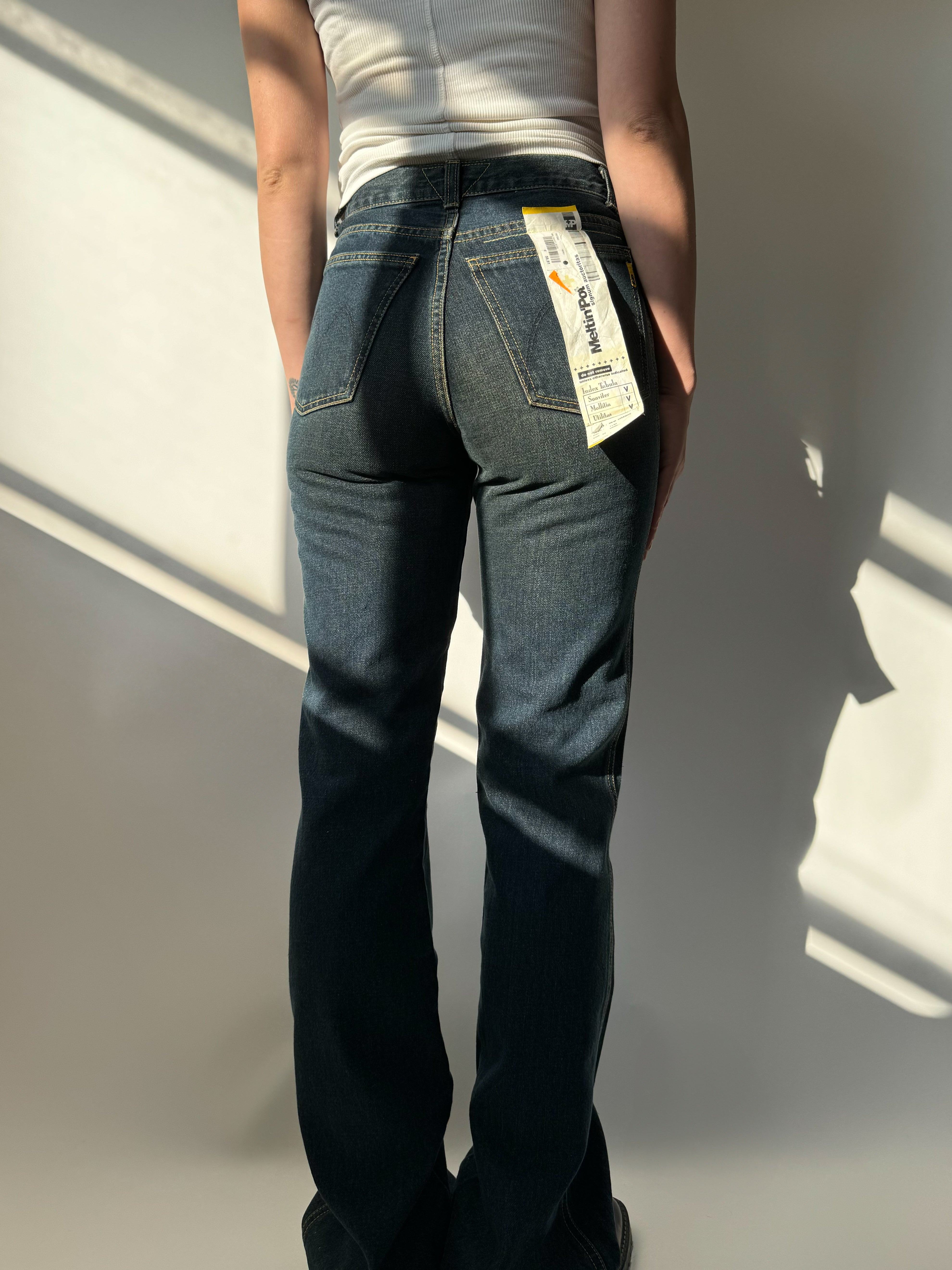 ג׳ינס כהה בגזרה ישרה (32-34)