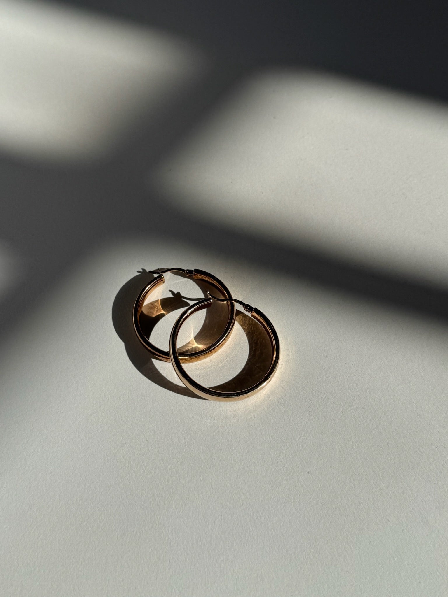 עגילי חישוק זהובים מכסף