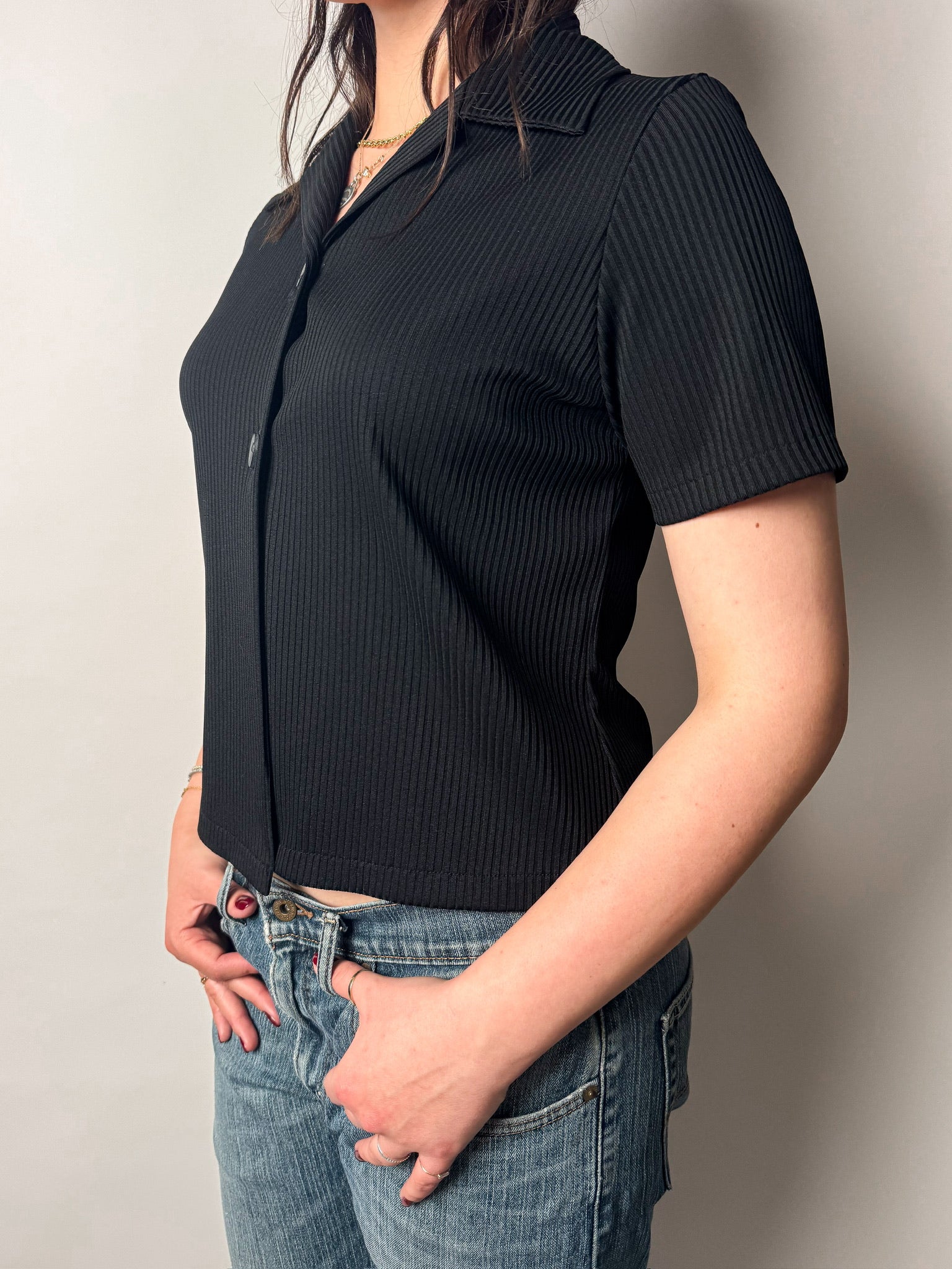 חולצה מכופתרת בטקסטורת פסים (M)