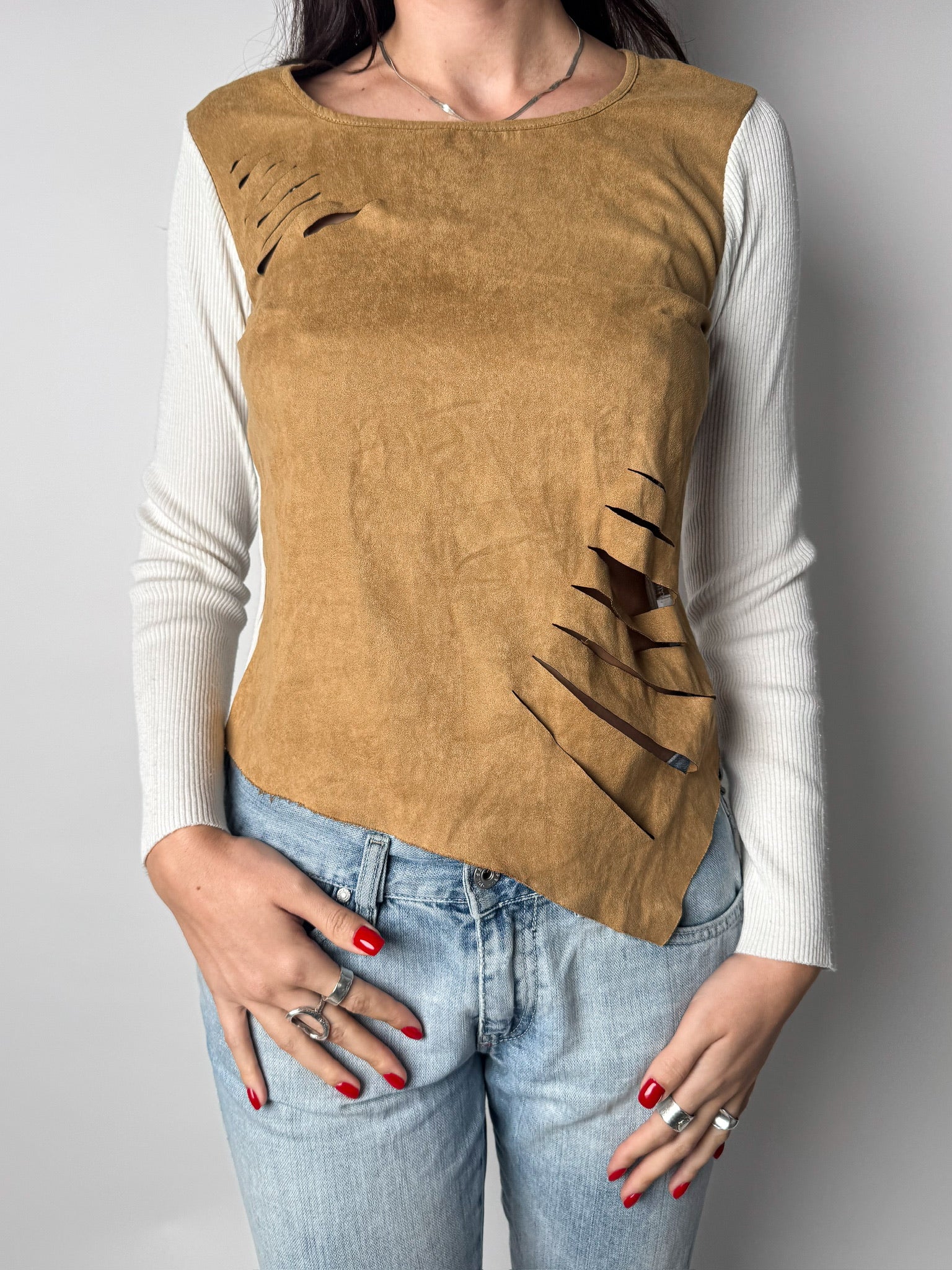 חולצה מבד משולב עם חיתוכים (S)