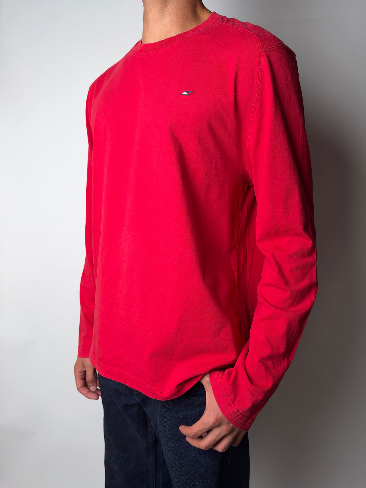 טי שרט אדומה ארוכה Tommy Hilfiger (L)