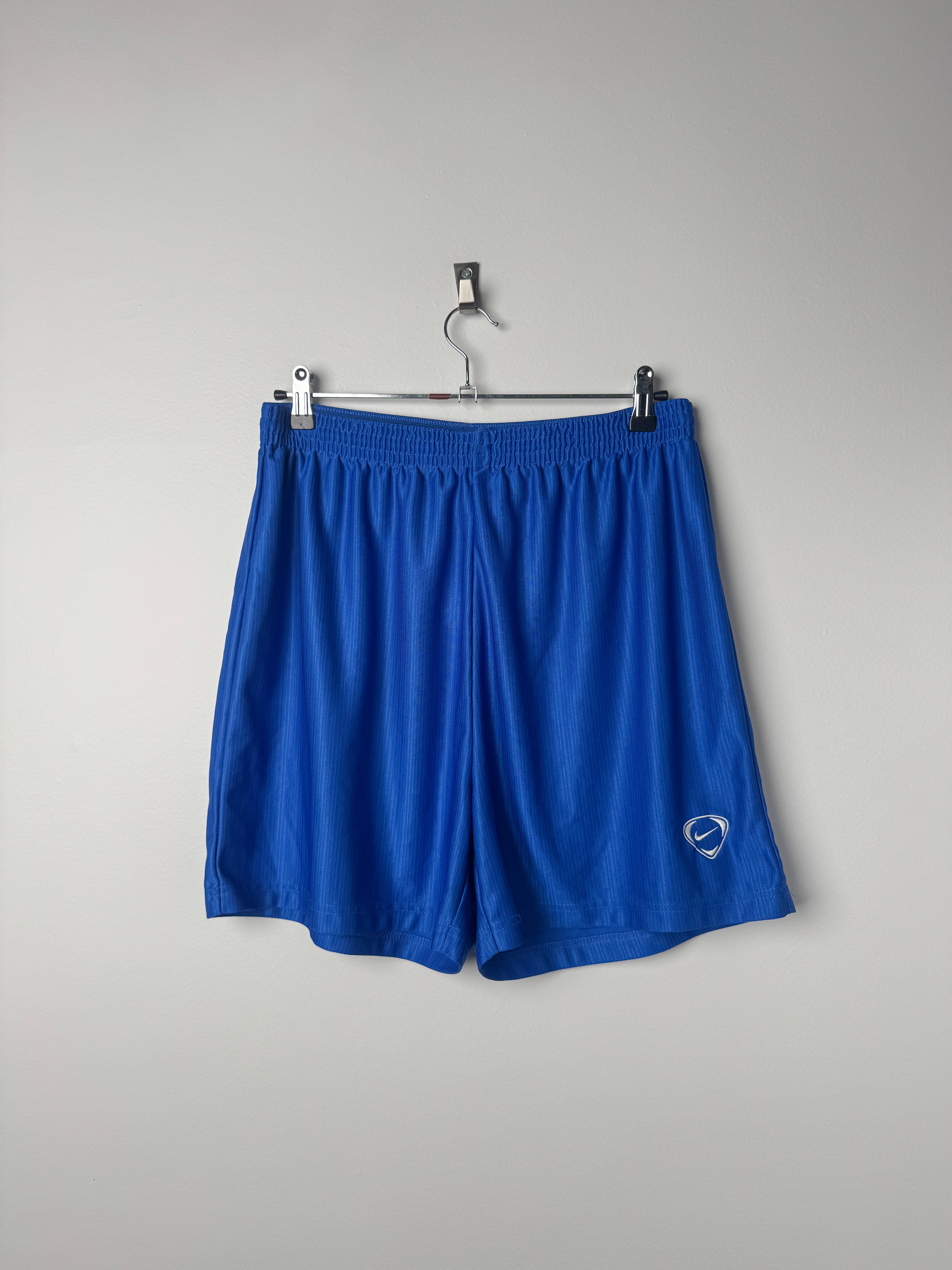 מכנסי ספורט כחולים קצרים Nike (L)