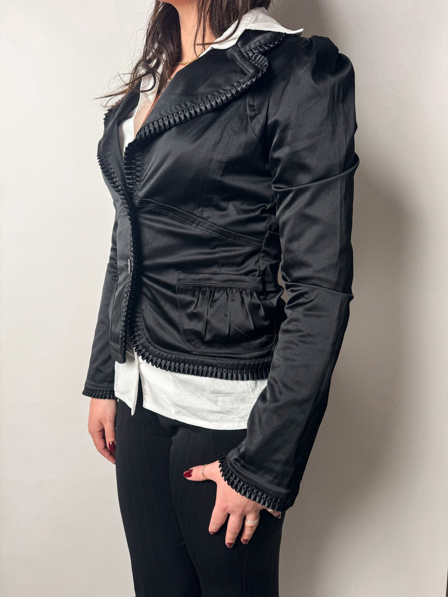 בלייזר מבריק בשילוב מלמלה (M)