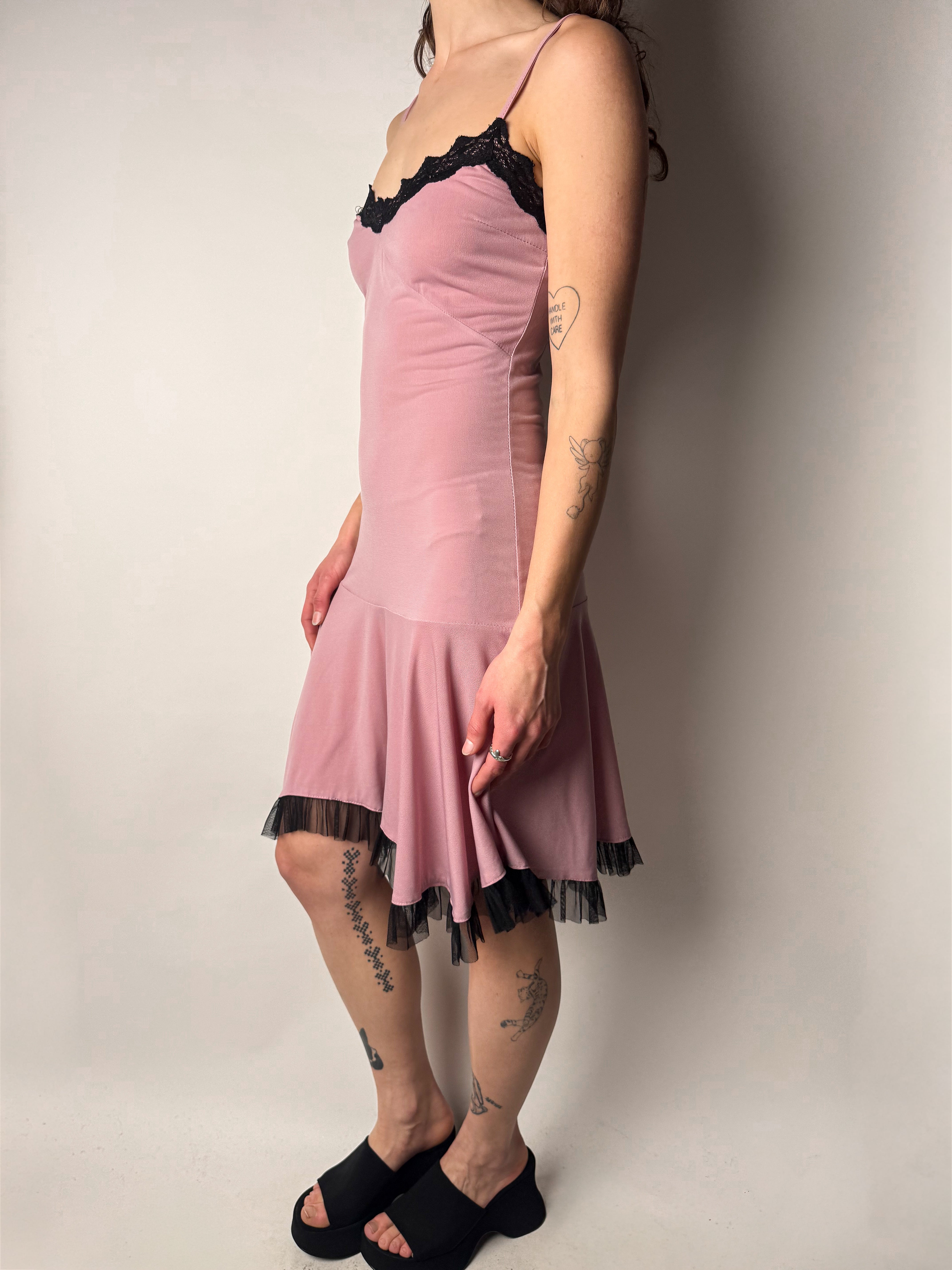 שמלה ורודה בשילוב תחרה ומש (S-M)