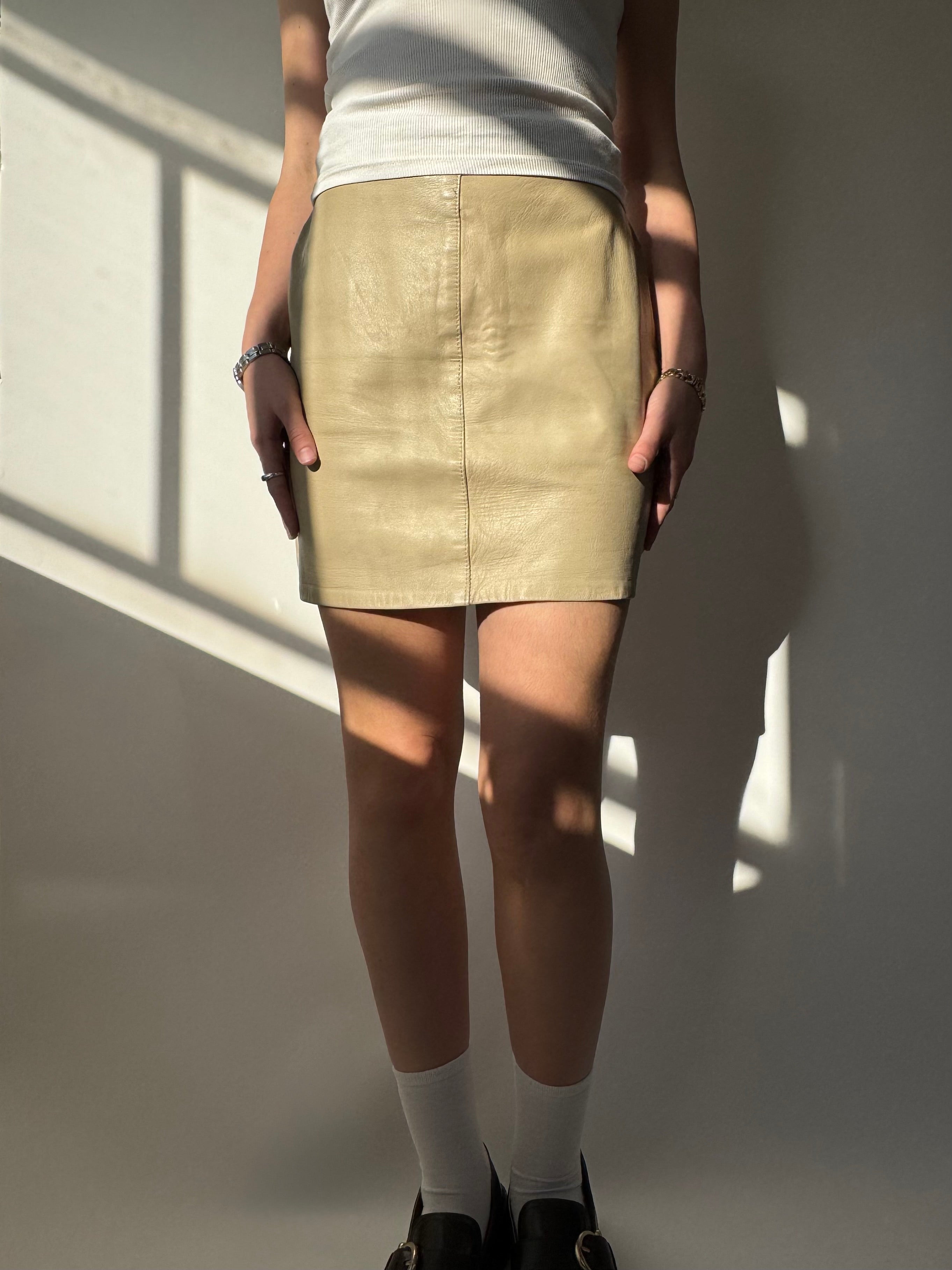 חצאית מיני עור (36)