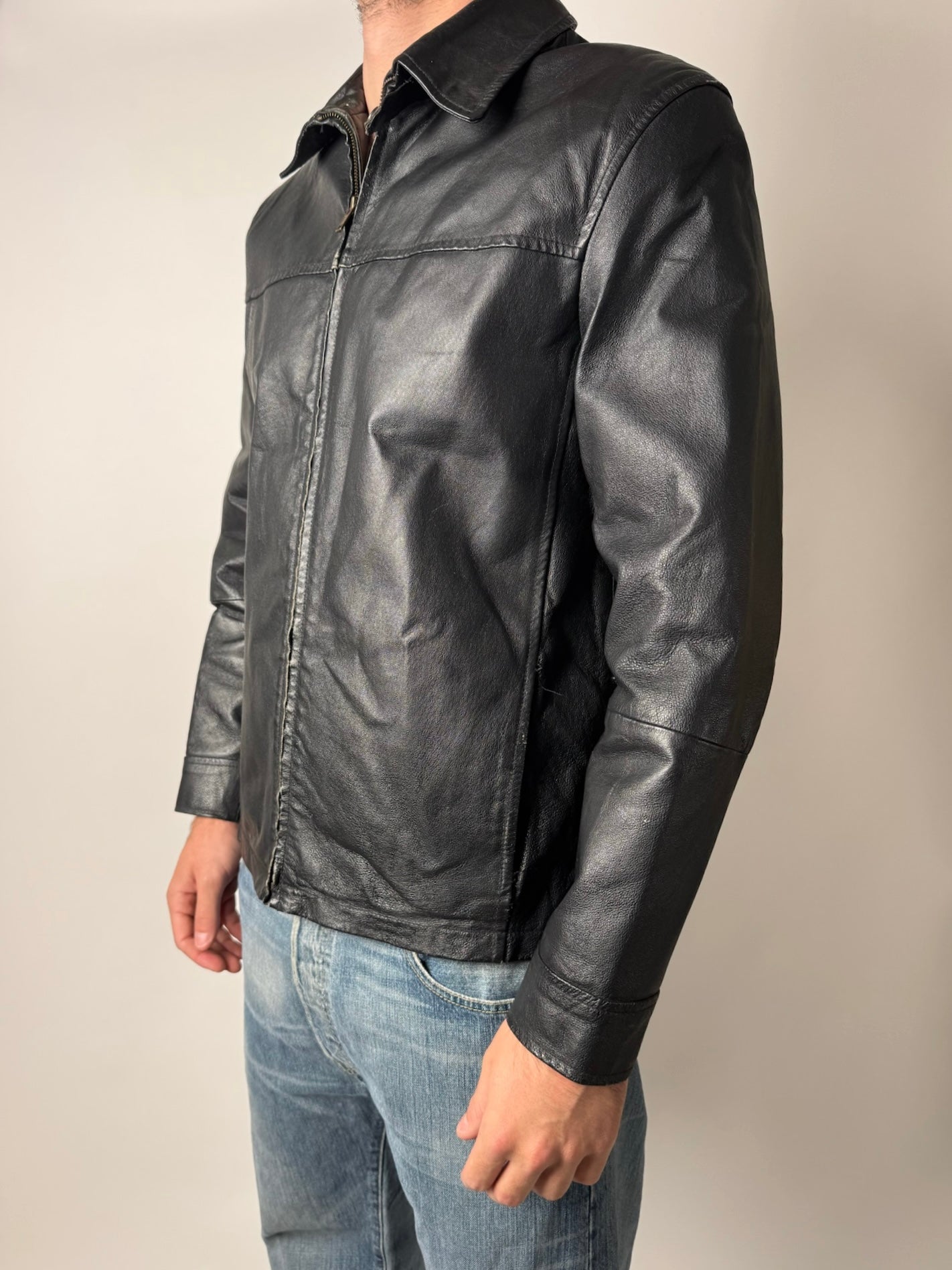 מעיל עור שחור (M)