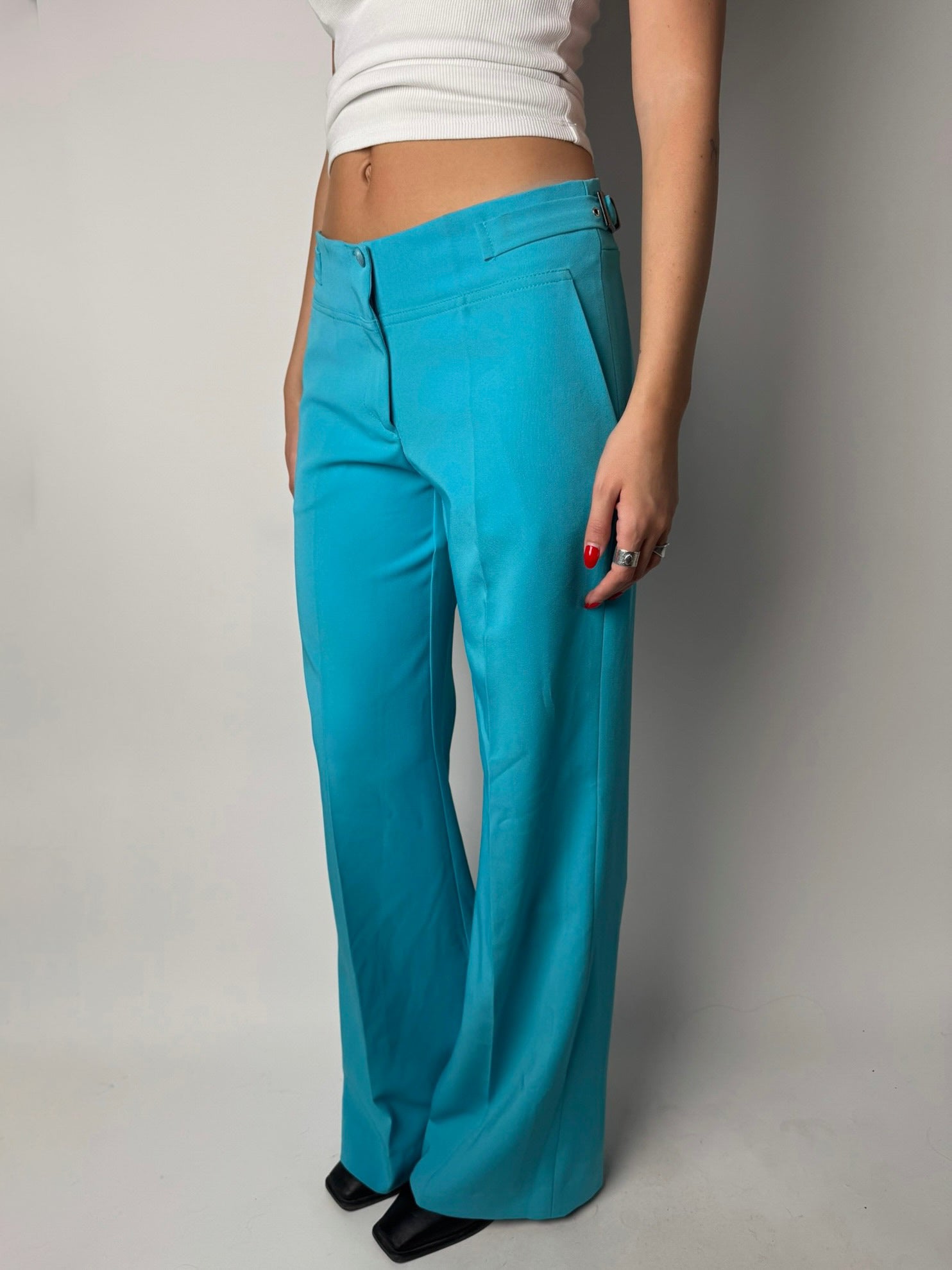 מכנסיים מחויטים מתרחבים תכלת (36)