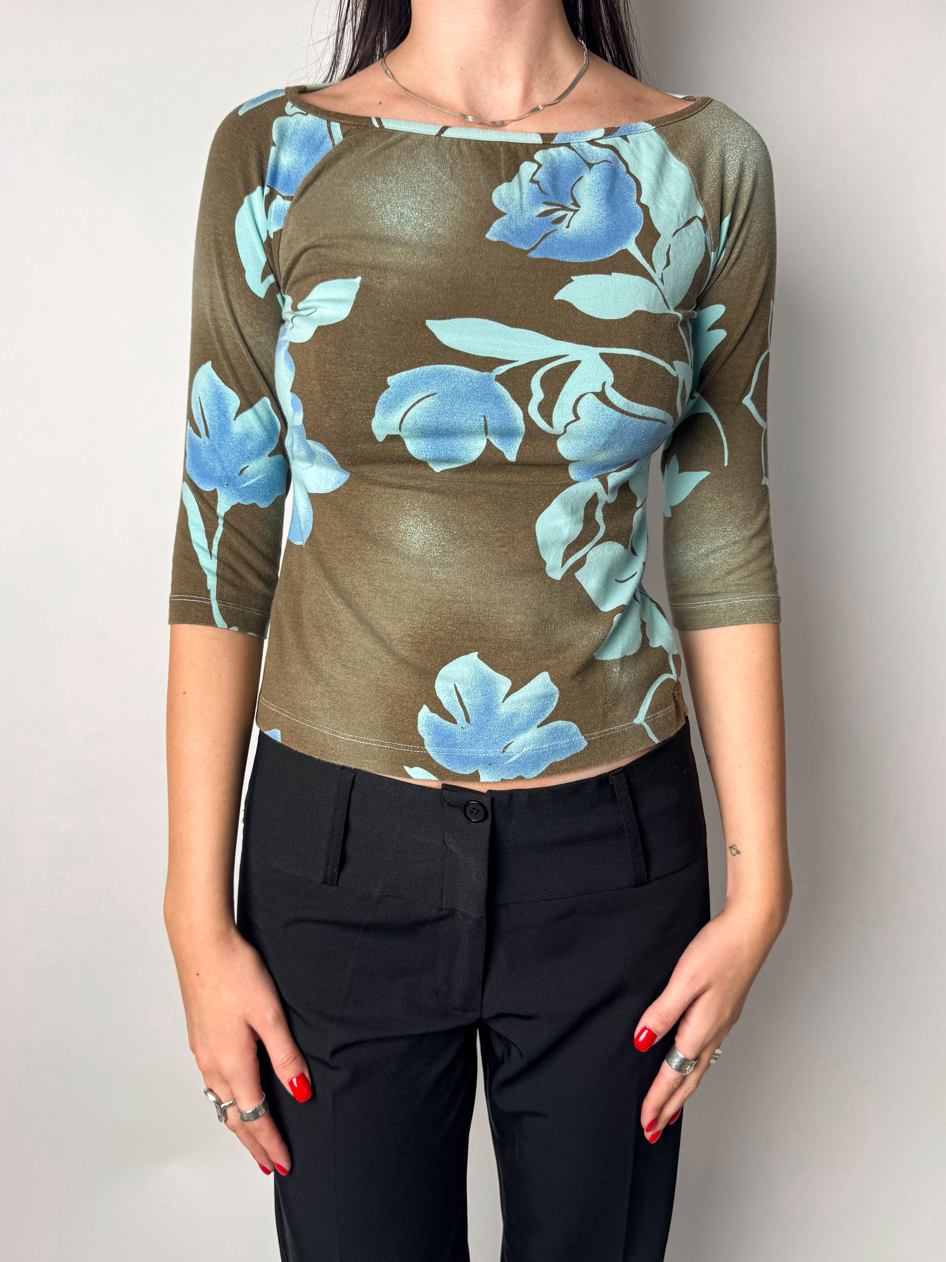 חולצת שרוולי 3/4 פרחונית  (S)
