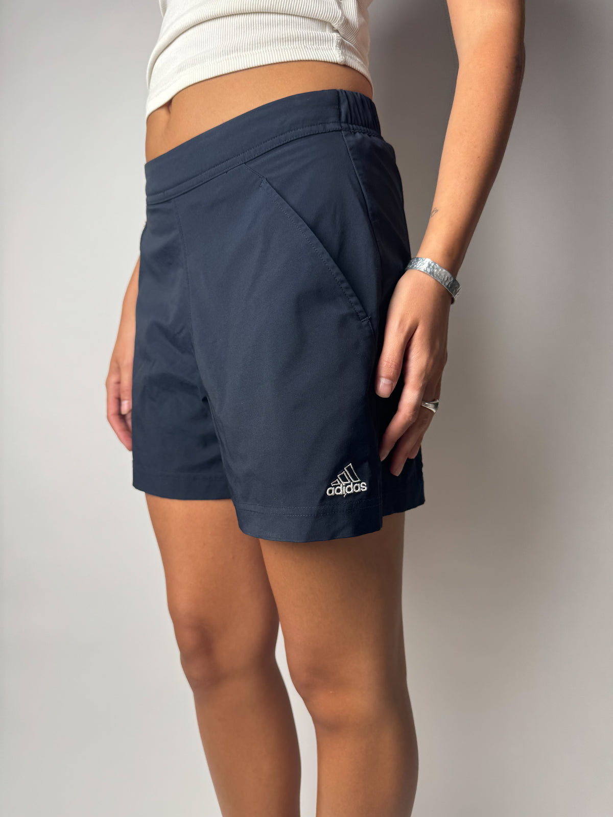 מכנסי ספורט קצרים Adidas (36)