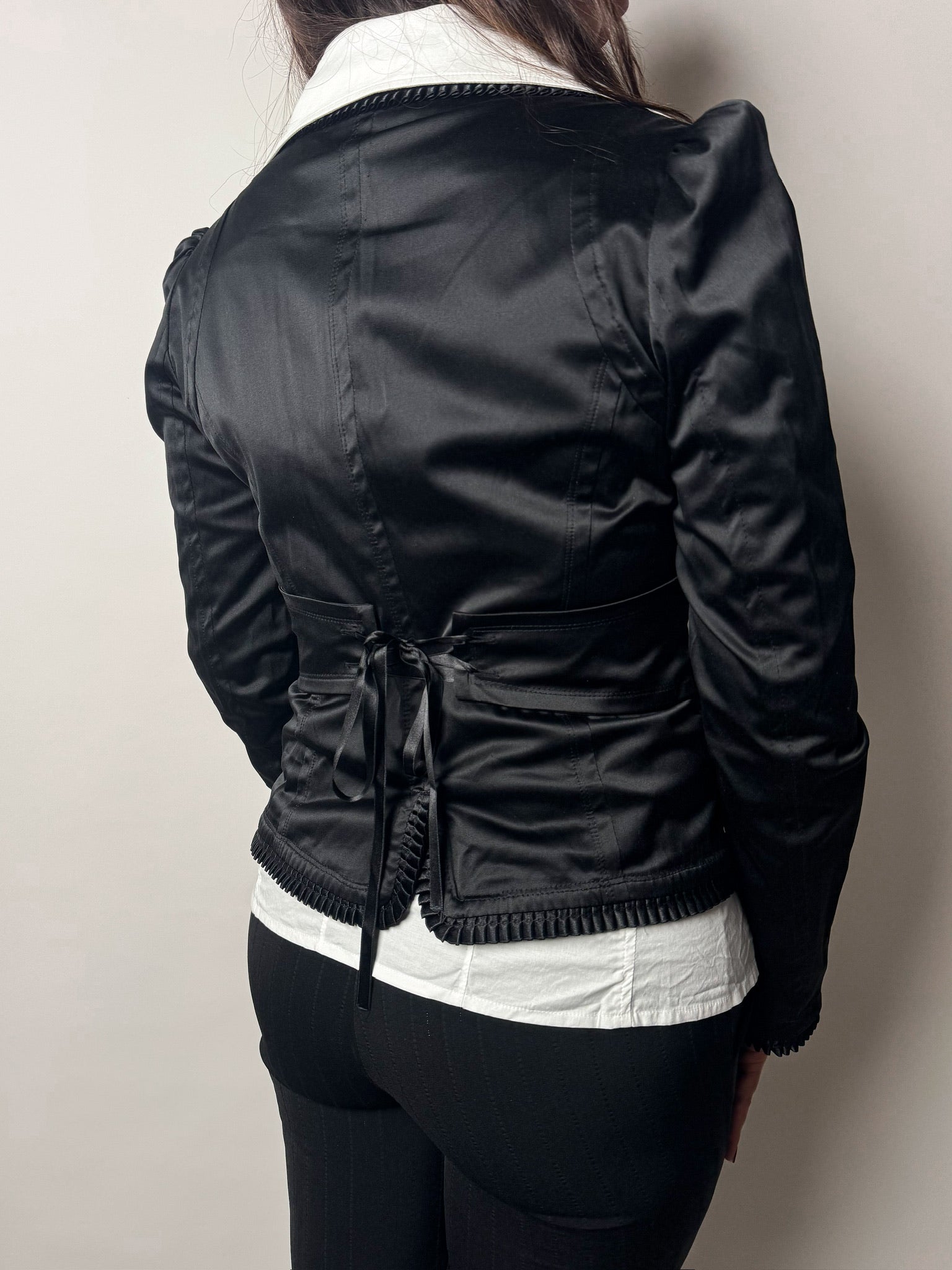 בלייזר מבריק בשילוב מלמלה (M)