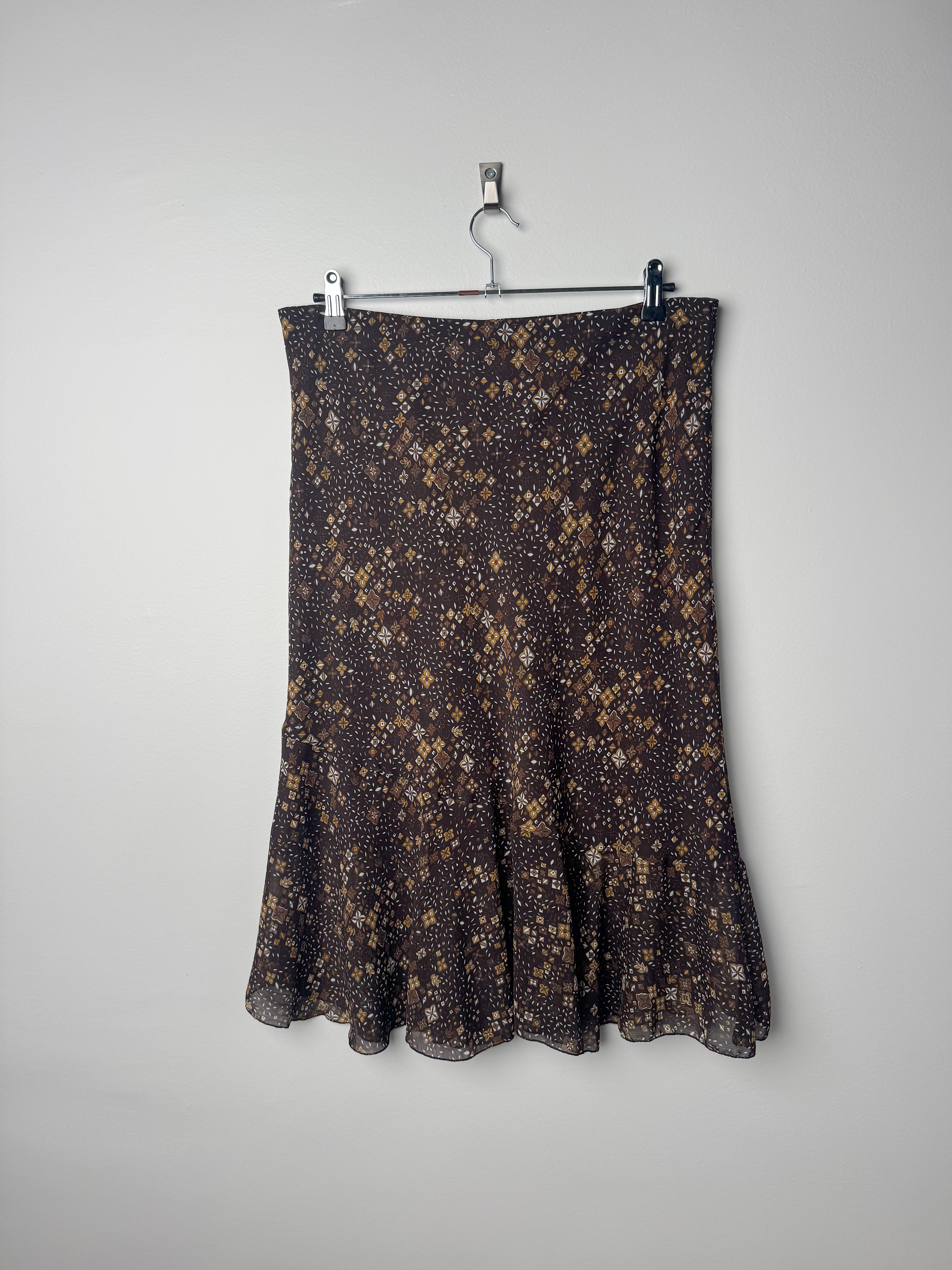 חצאית מידי בצבע חום עם הדפס (40-42)