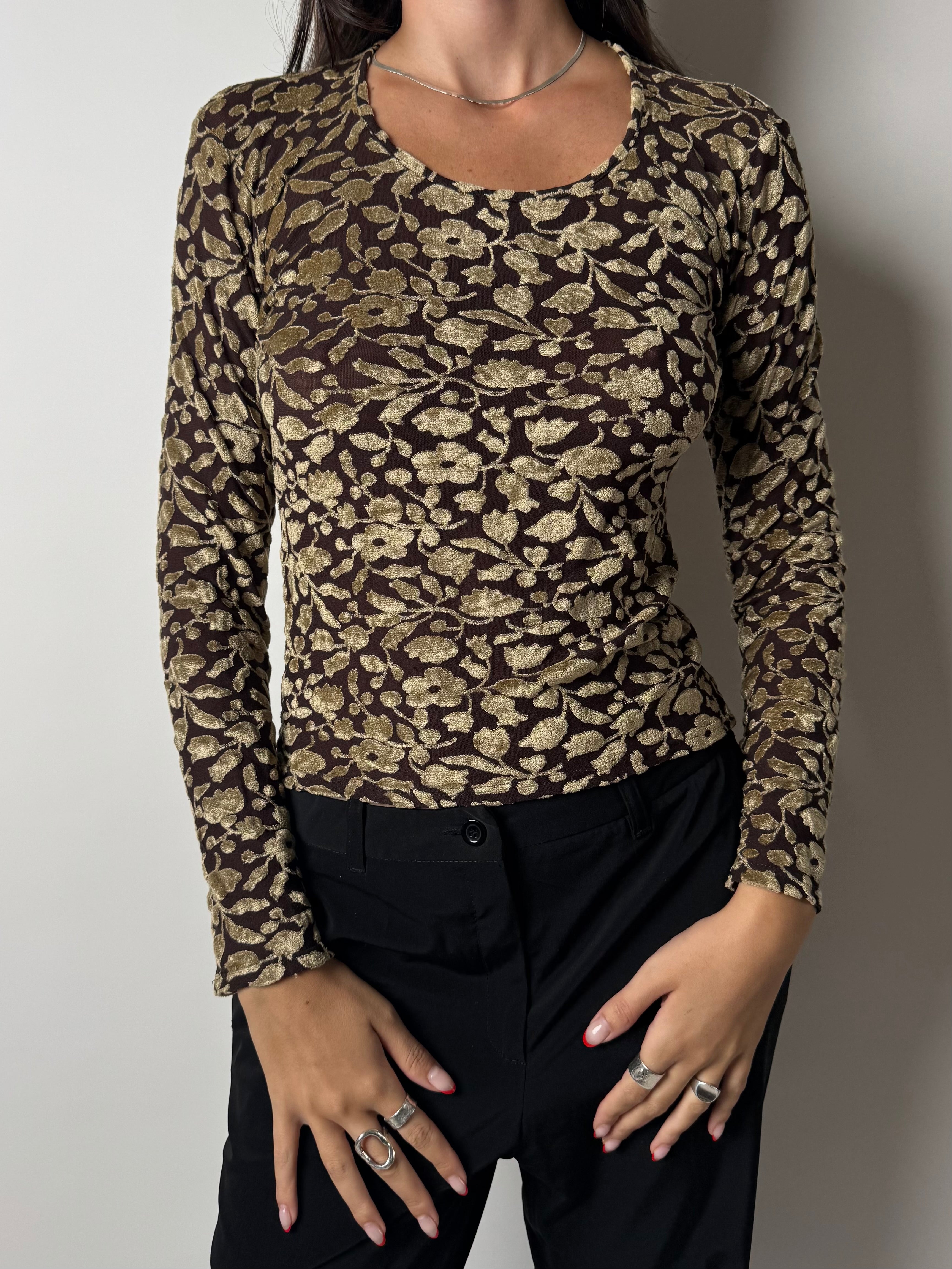 חולצת קטיפה פרחונית (M)