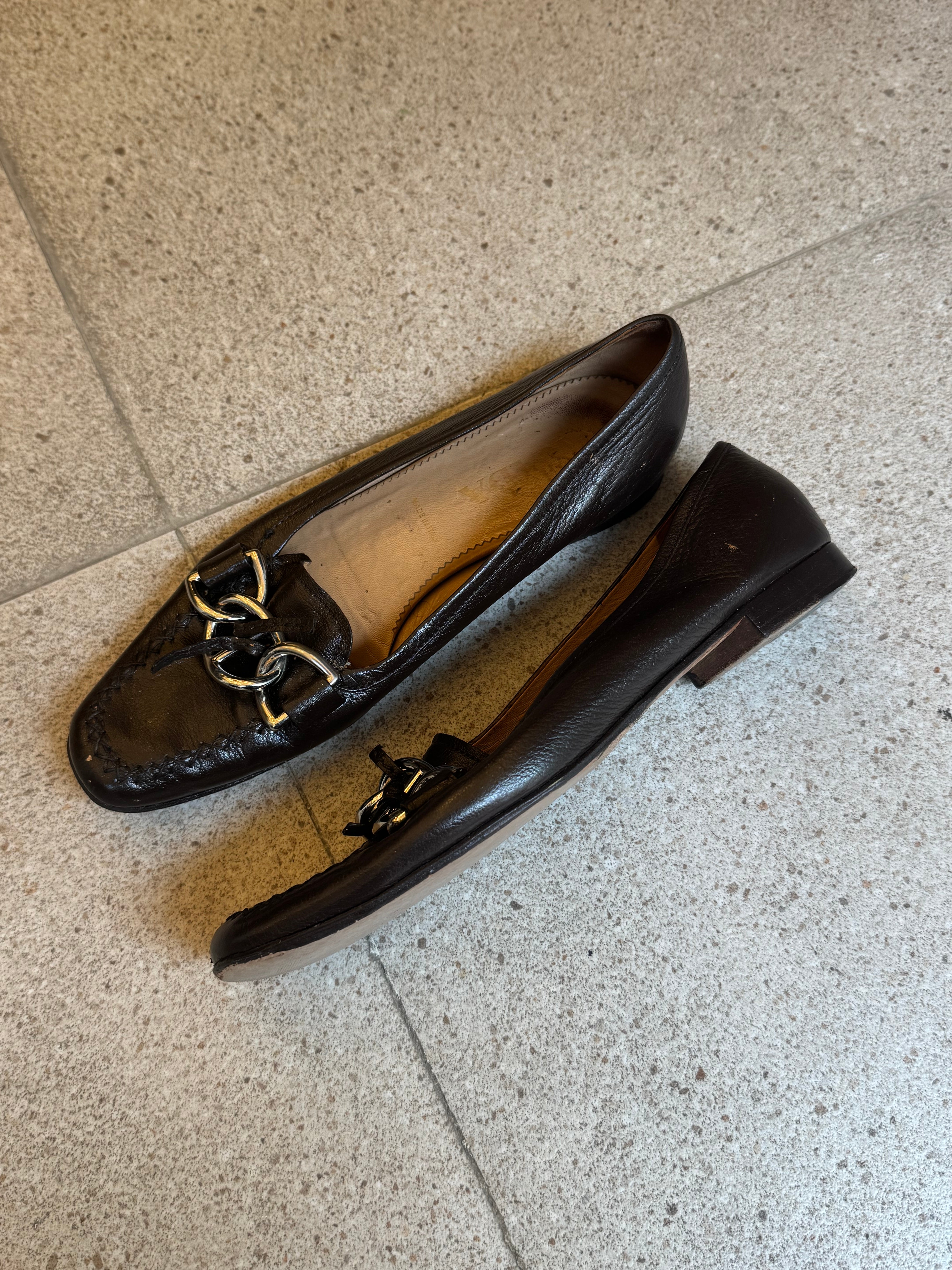 נעלי מוקסין עור חומות Prada (38)